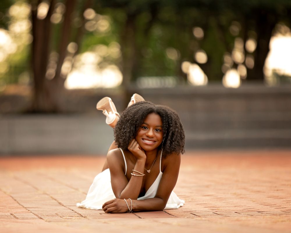Kelly Saxon Photography Senior Photographer
