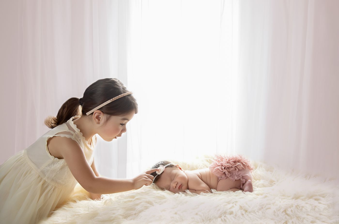 Newborn and sibling photography in Murfreesboro TN