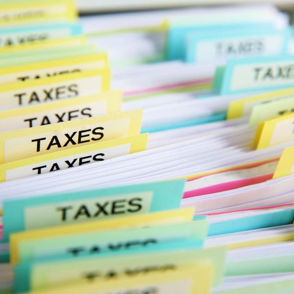 files all labeled taxes