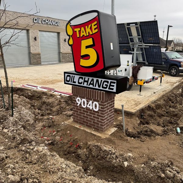 oil change outdoor sign