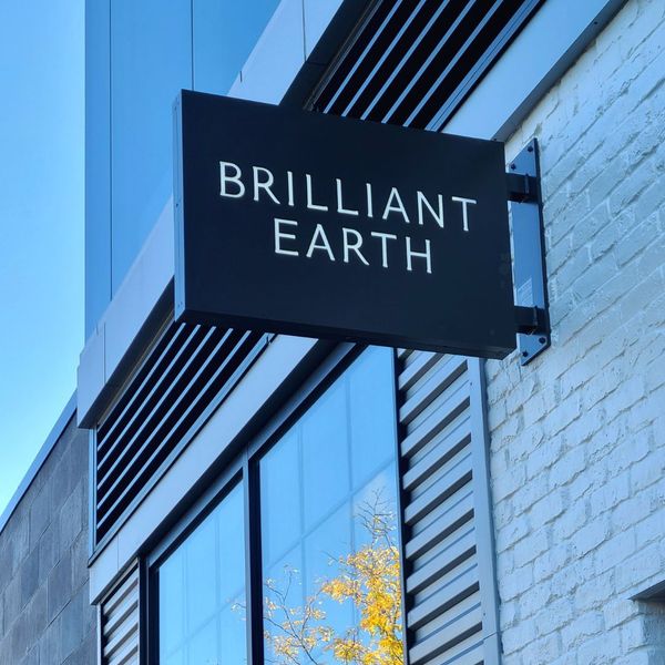 Brilliant Earth sign