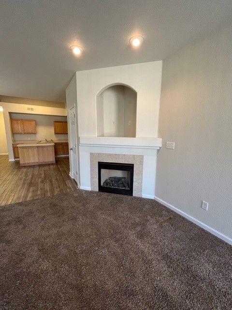 6044 fireplace.jpg