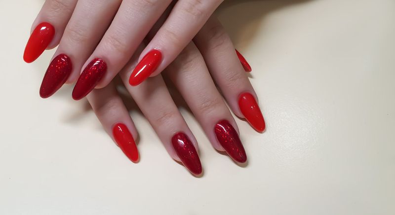 Stunning Acrylic Manicures You'll Love!.jpg