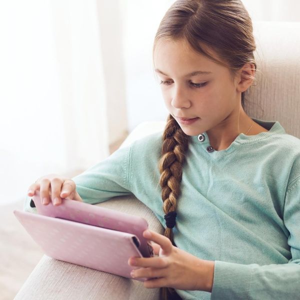 Young girl using the S.A.L.T. App on an ipad