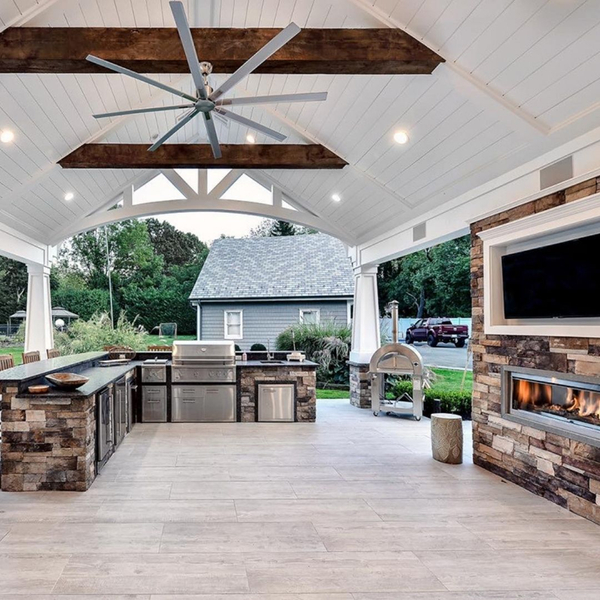 Image of an outdoor kitchen