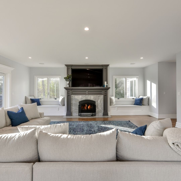 Image of a living area with a lot of natural light