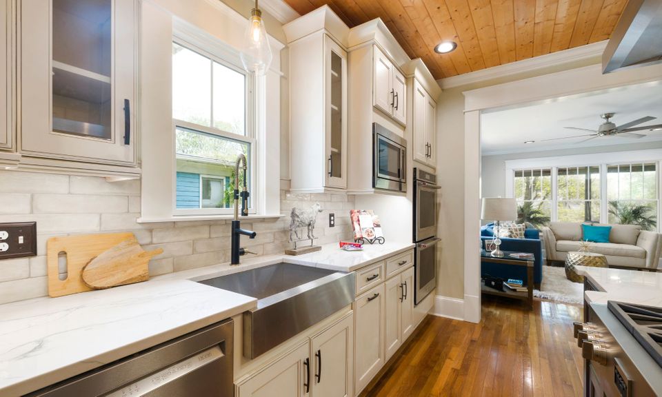 Refacing vs. Replacement.jpg