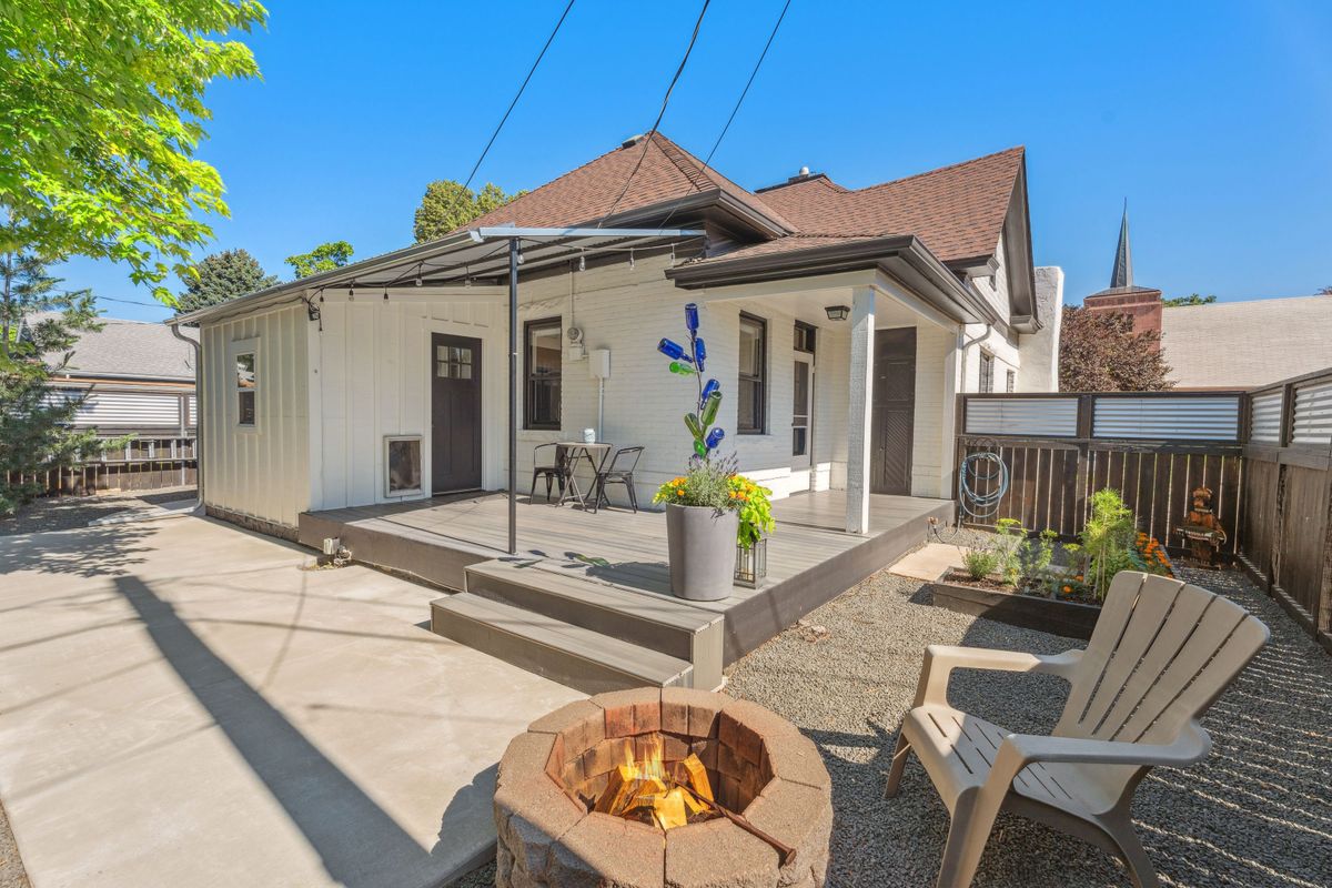 23-print-138 E 8th St, 23.jpg