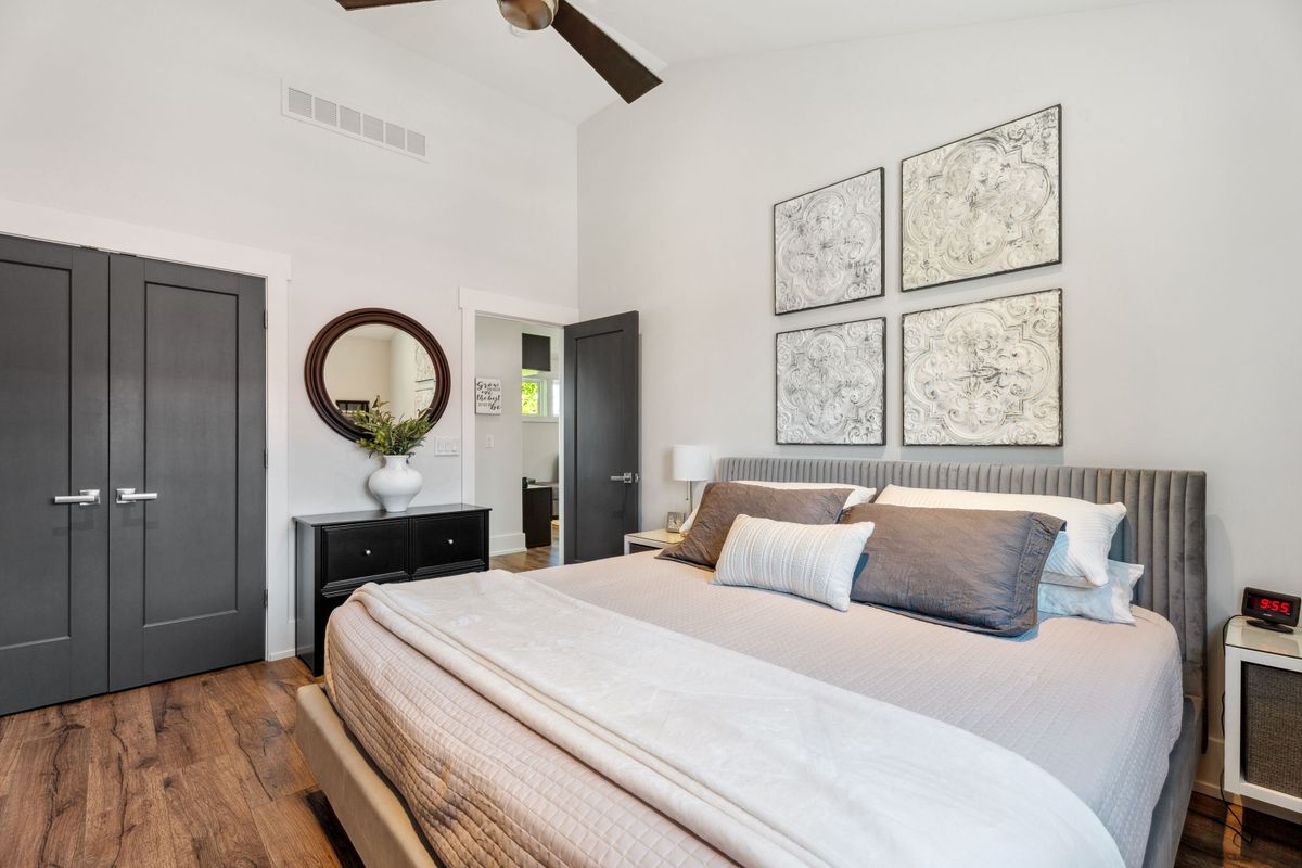 44-print-138 E 8th St, 44.jpg