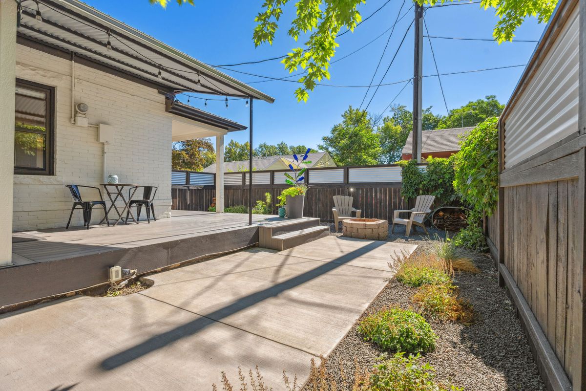 26-print-138 E 8th St, 26.jpg