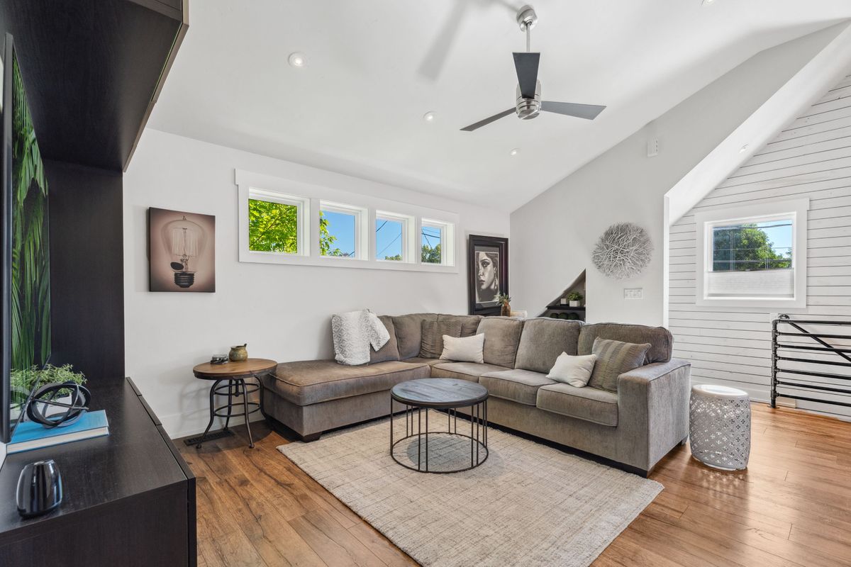 37-print-138 E 8th St, 37.jpg