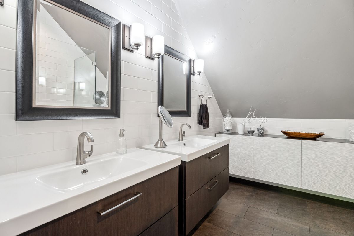 38-print-138 E 8th St, 38.jpg