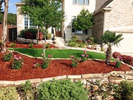 fronyardmulchflowersTurf-5d7fa5d9bd2bd-5dcf2cb3a4755.jpg