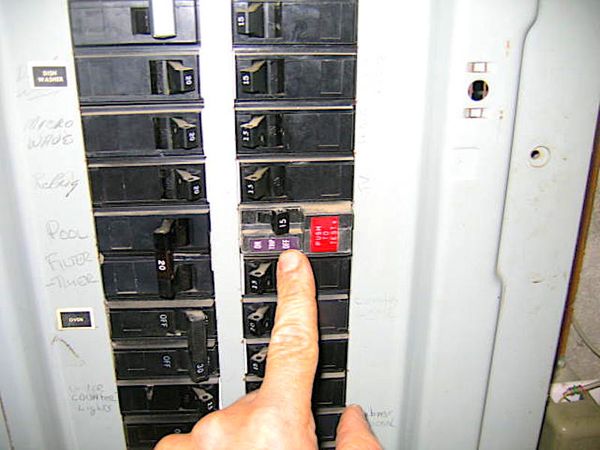 inspecting gfci afci breakers ben gromicko.jpg