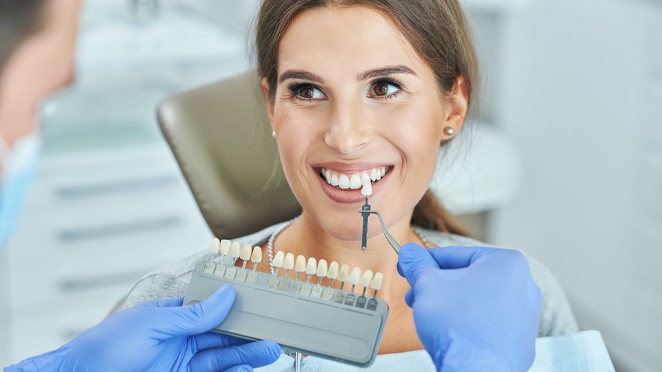 woman at teeth whitening consultation