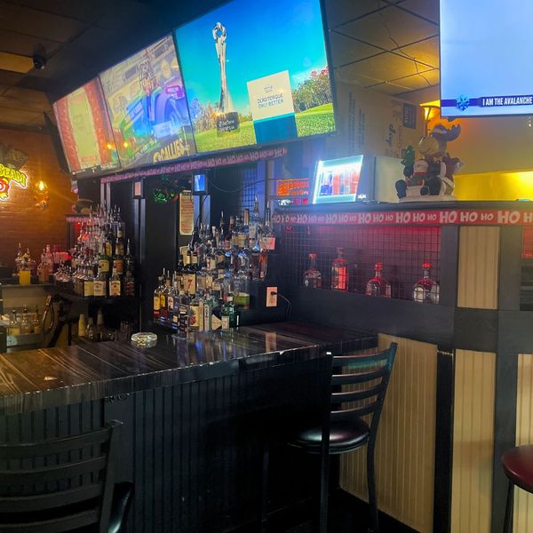 How B Squared Bar and Grill Creates an Unmatched Game Day Atmosphere1.jpg