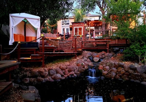 Venue with pond Venue with pond