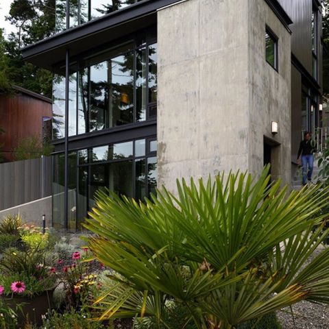 Seamless coordination with engineers, consultants, and contractors for a unified construction team. Integrated Project Management: