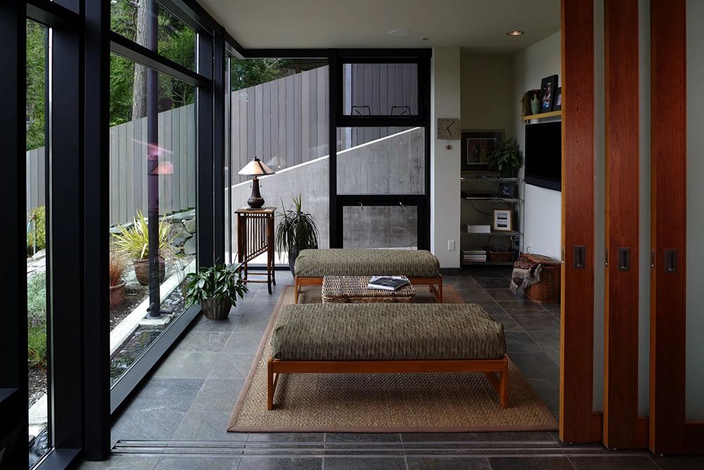 Custom Waterfront Home Gallery Image 5.jpeg