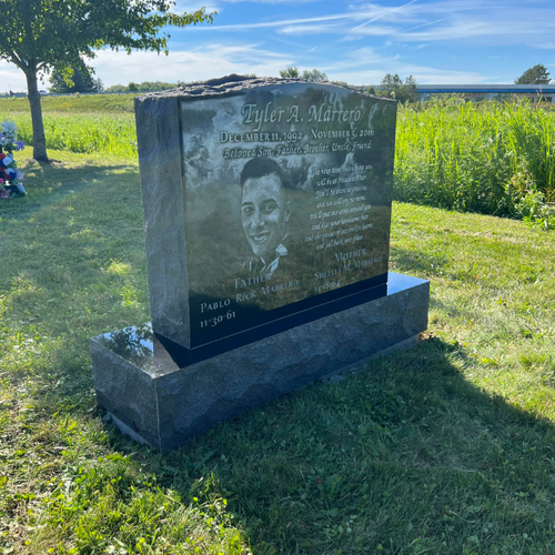 Enhancing Memorial Stones with Custom Etching - 4.png