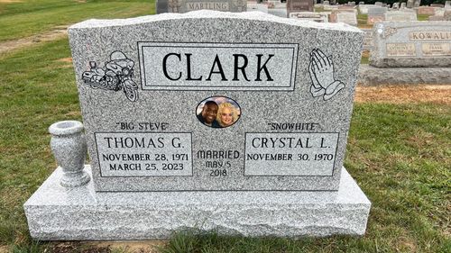 The Process of Selecting the Perfect Headstone Shape and Size - Featured Image.jpg