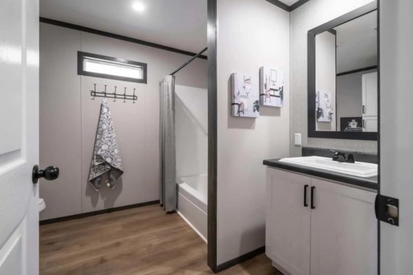 M186133 Gallery 3.jpg