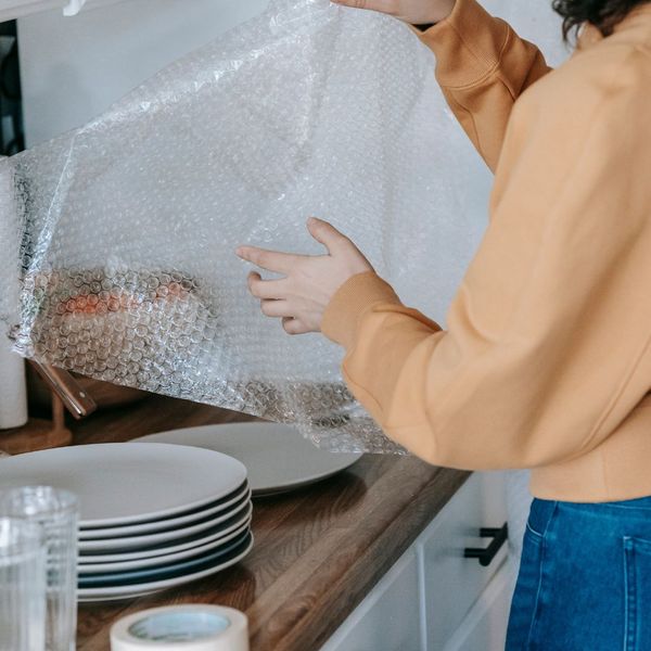 using bubble wrap for dishes