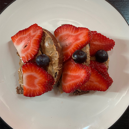 Cinnamon Raisin Bun with Fruit-rv1.png