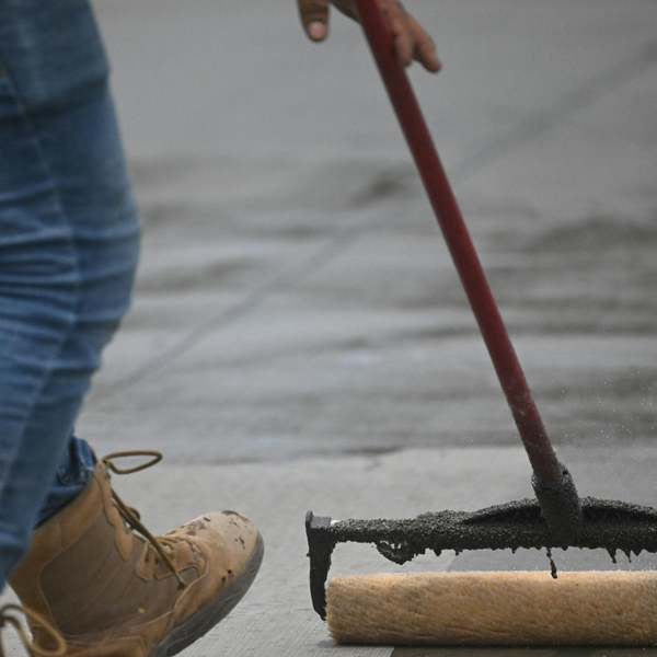 The Best Time of Year to Sealcoat an Asphalt Driveway-2.png