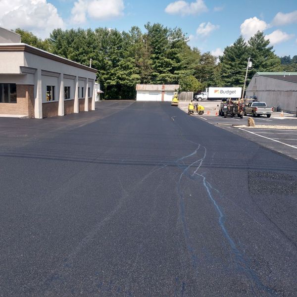 The Lifespan of an Asphalt Driveway and How to Extend It4.jpg