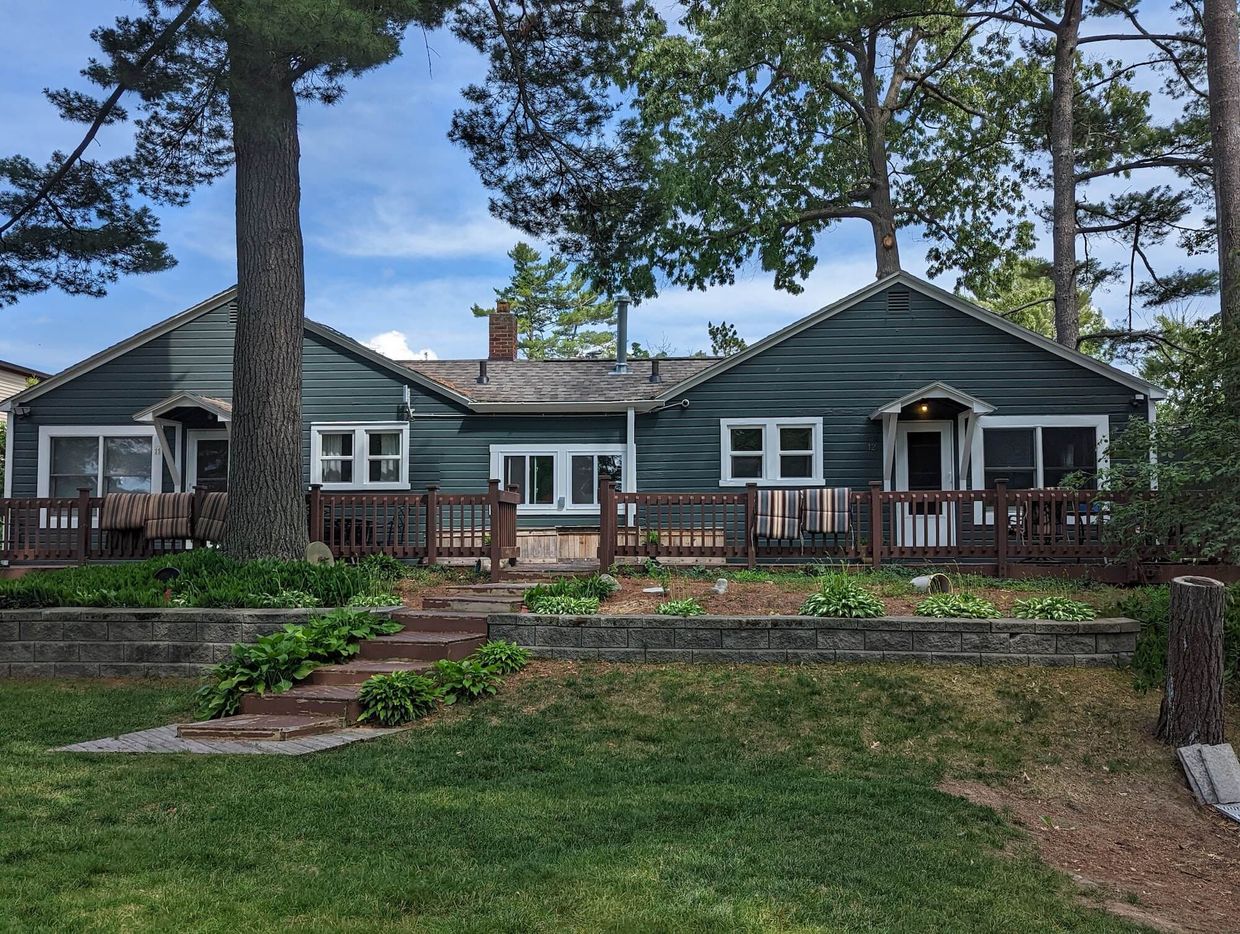 Cabin exterior at Mitchell Creek Inn