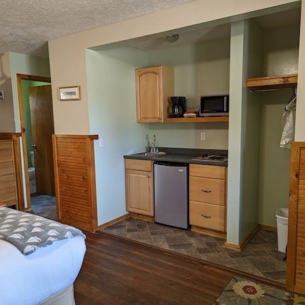 motel room with kitchenette 