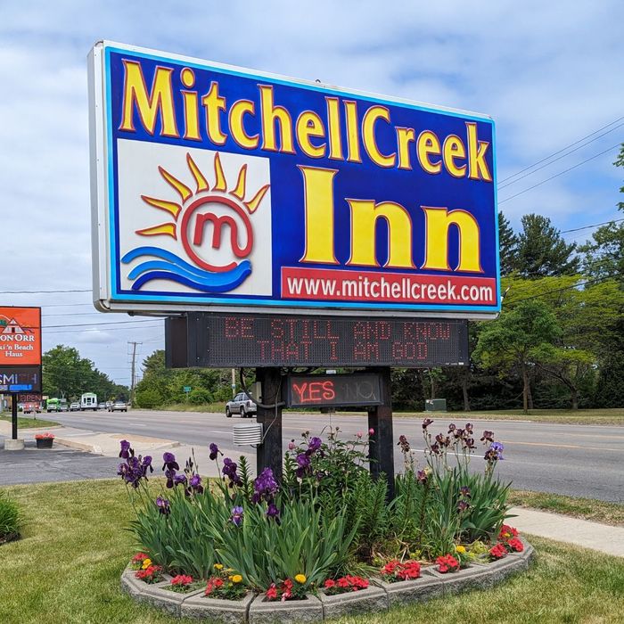 Discover The Charm Of Our Mom And Pop Inn In Traverse City_ Mitchell Creek Inn - Image 4.jpg