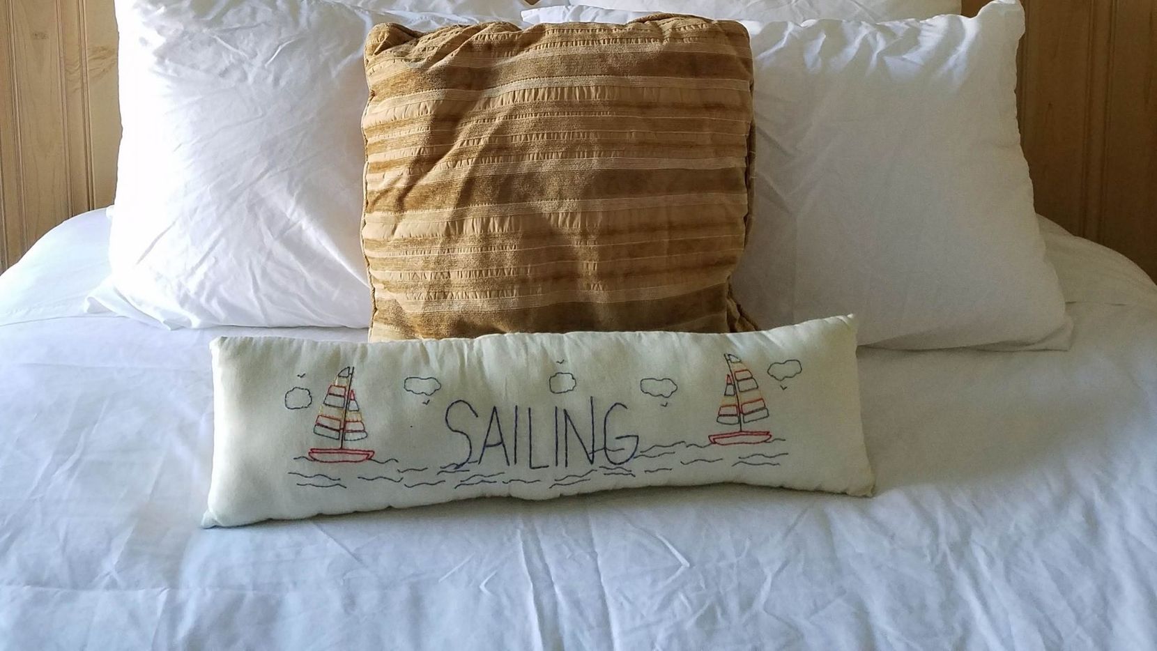 bed with sailing pillow bed with sailing pillow