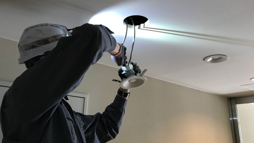 4 Common Electrical Issues Our Professional Electricians Fix - Hero.jpg