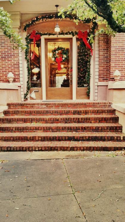 Christmas-Front-Door-Outside-595552282a99f-844x1500.jpg