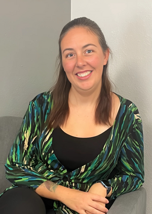 Jessie McAvin ATG headshot 1.png