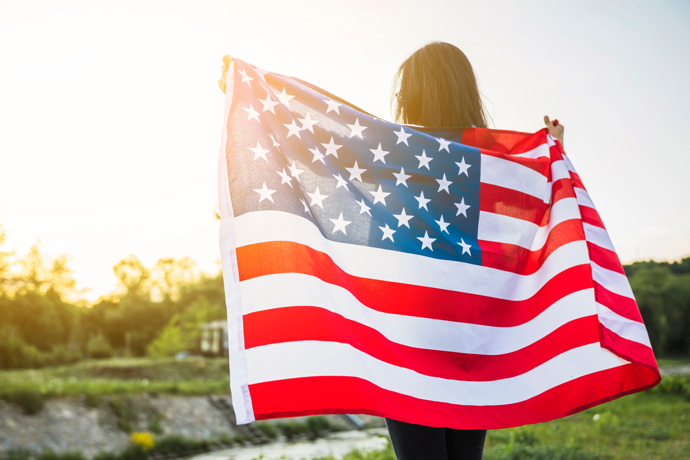 blog-usa-independence-day-concept-with-woman-nature.png