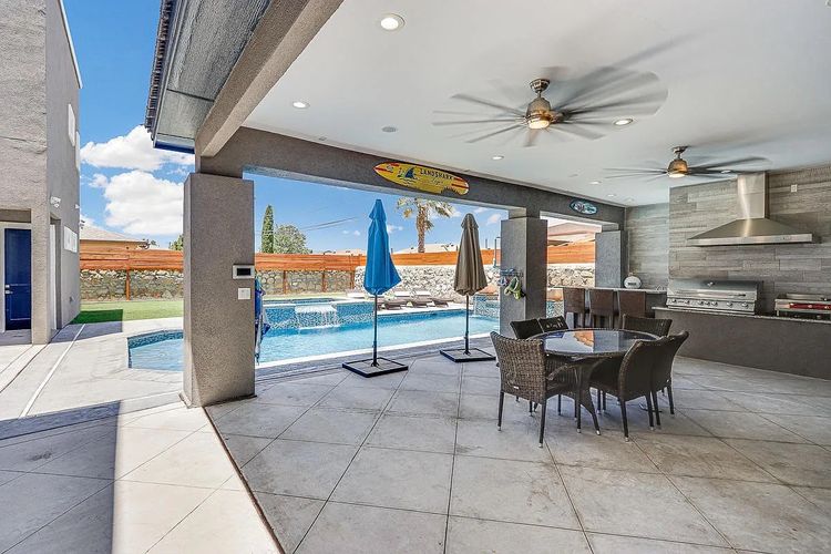 0773e6aa4a54986e8d2a9a788b96f21f-uncropped_scaled_within_1536_1152 Large.jpeg