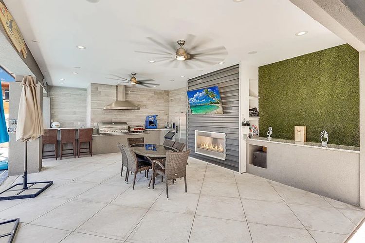 bbc75de563340d00f291f7f3d8cad861-uncropped_scaled_within_1536_1152 Large.jpeg