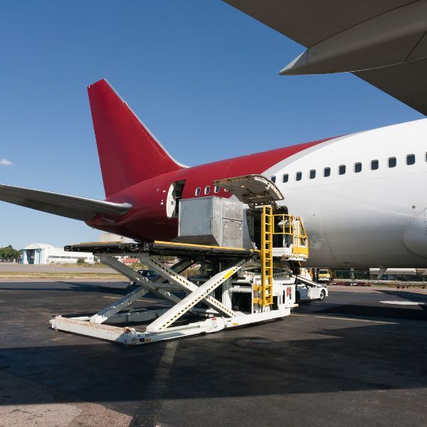 loading cargo on plane