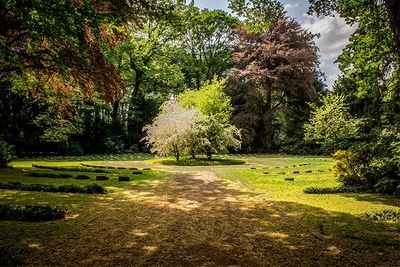 Garden-cemetery.jpg