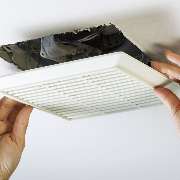 Opening ceiling vent