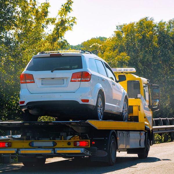 suv being towed