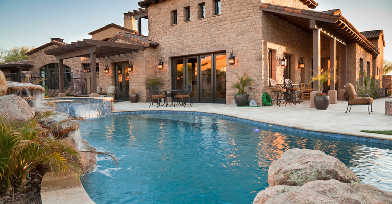 The Benefits of Upgrading Your Pool Liner - Hero.png