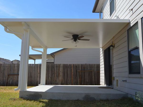 A patio cover built by Americraft’s home contractors.