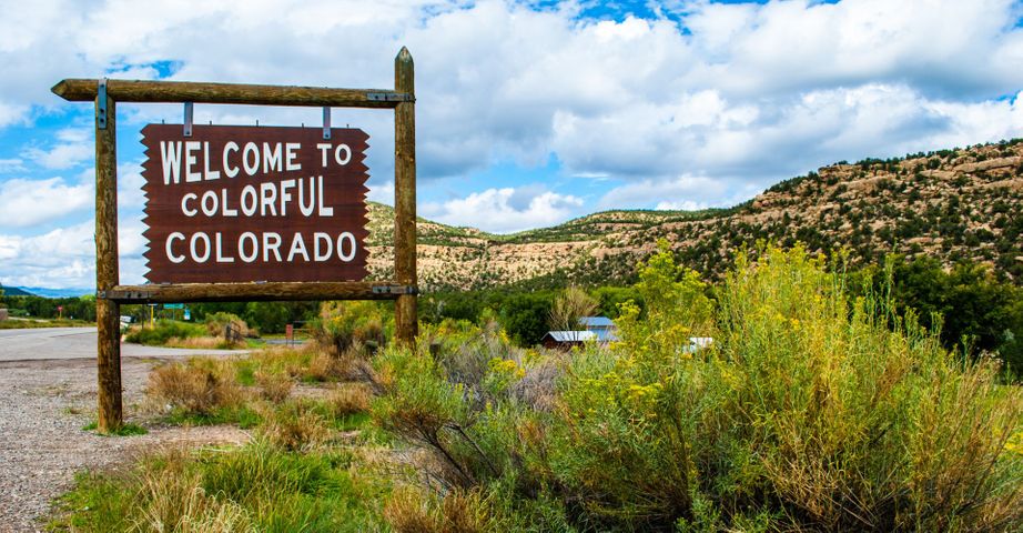 welcome to Colorado sign