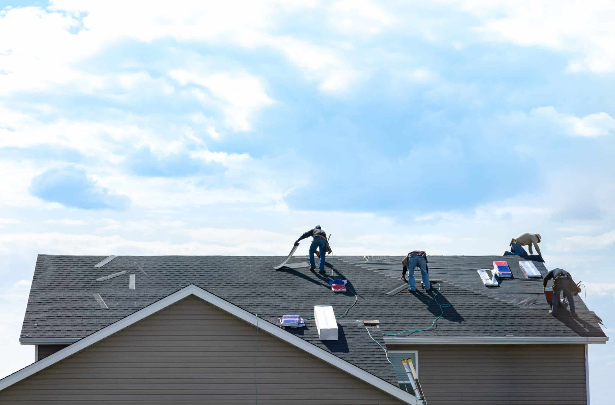 imgi_36_start-roofing-business-roofing-contractors-on-roof-multiple-blog-scaled-1.jpg