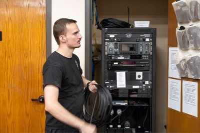 av system