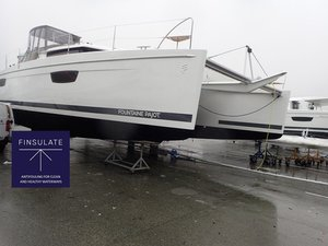 Finsulate_Antifouling_Catamaran_02.jpg